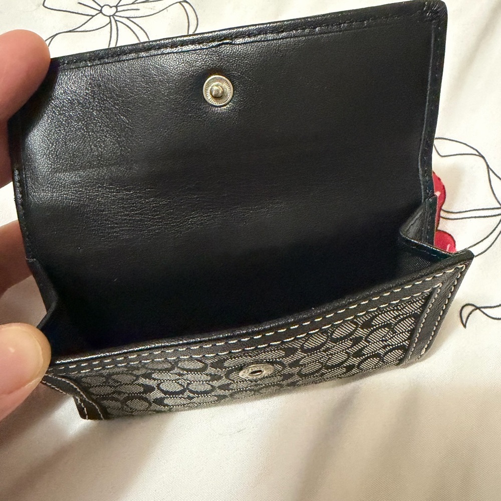 🖤Rare Vintage Coach Black Gray Signature Canvas Soho Wallet with Buckle Accent - Picture 8 of 14